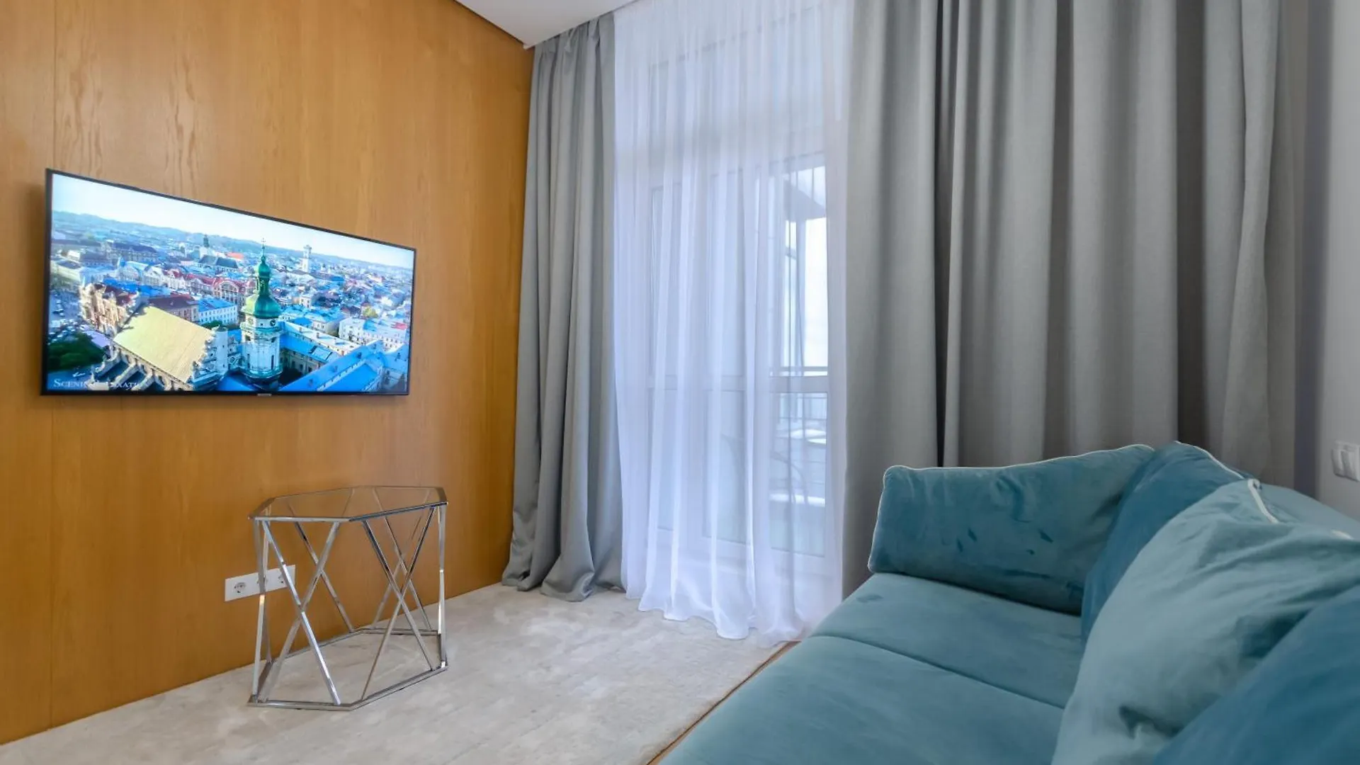 Petrovdom Apartments 19-408 In Rc Central Park ,7 John Mccain Street Kiev