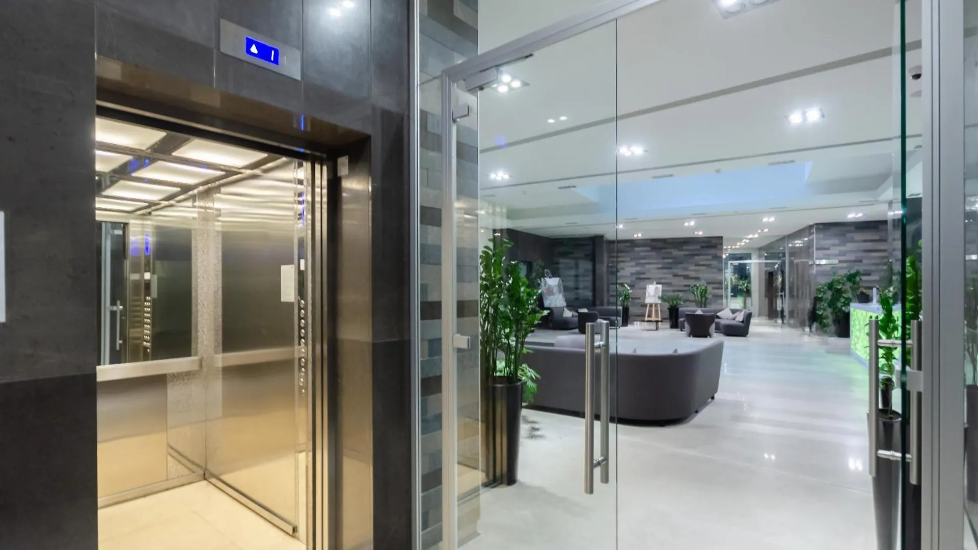 Petrovdom Apartments 19-408 In Rc Central Park ,7 John Mccain Street Kiev Ucraina
