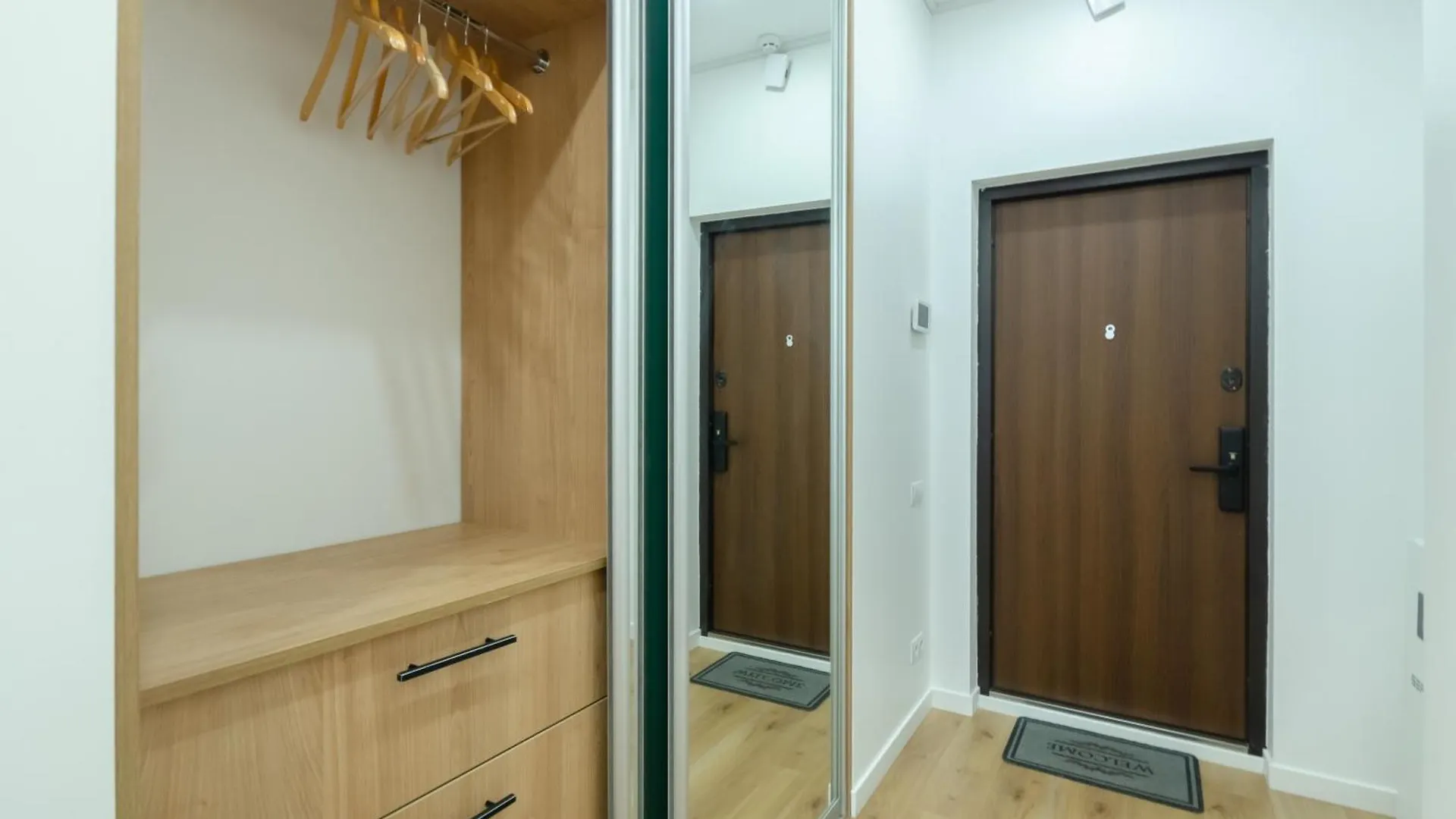 Petrovdom Apartments 19-408 In Rc Central Park ,7 John Mccain Street Kiev