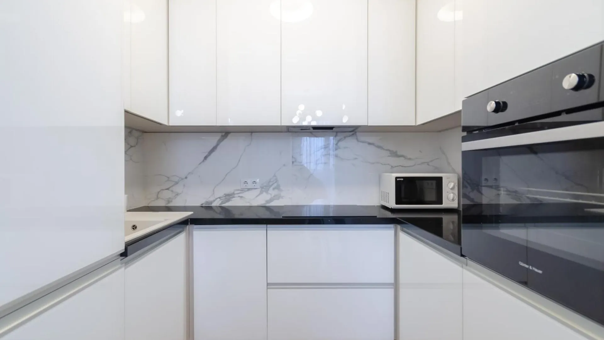 Petrovdom Apartments 19-408 In Rc Central Park ,7 John Mccain Street Kiev Ucraina