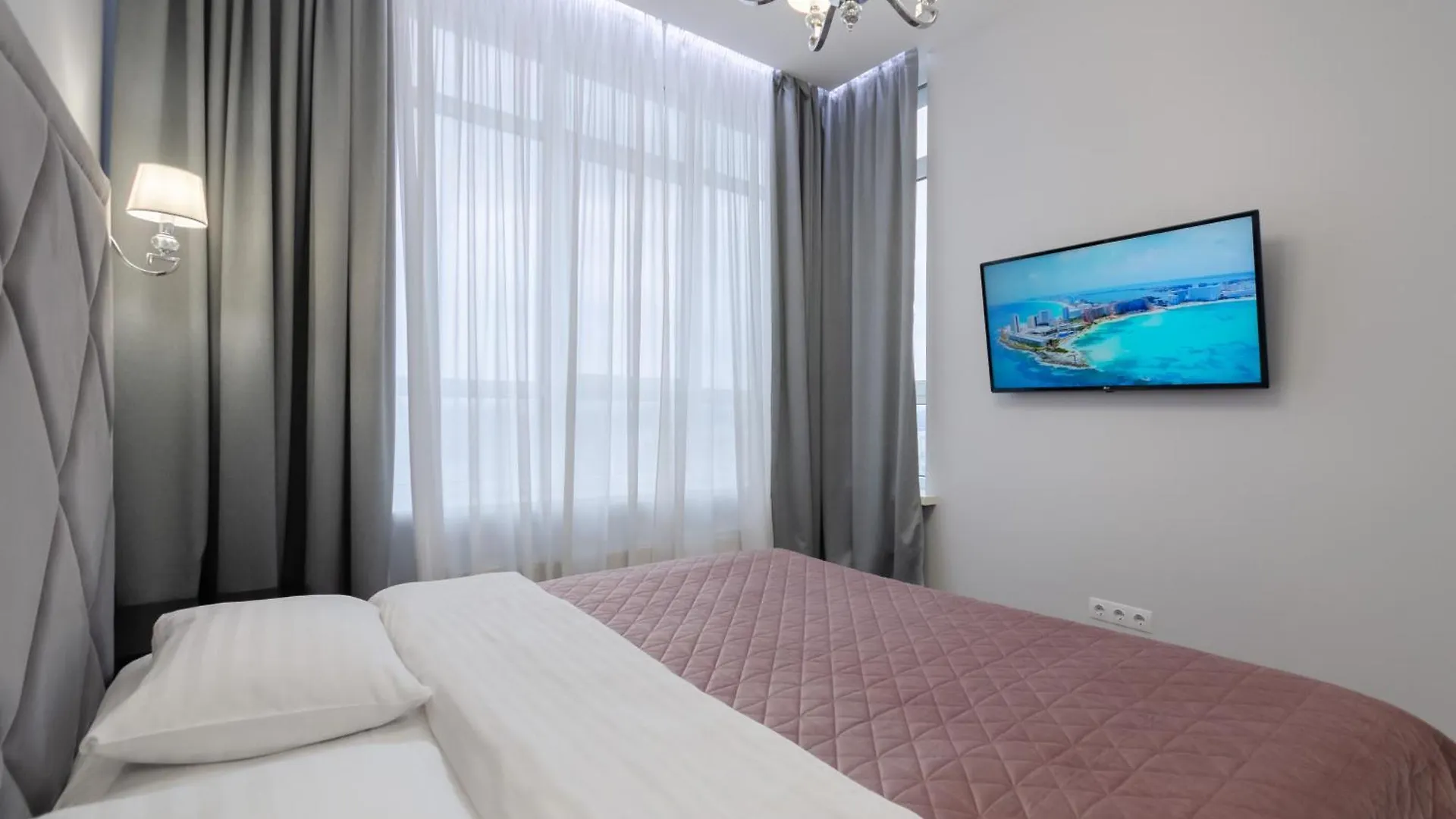 Petrovdom Apartments 19-408 In Rc Central Park ,7 John Mccain Street Kiev