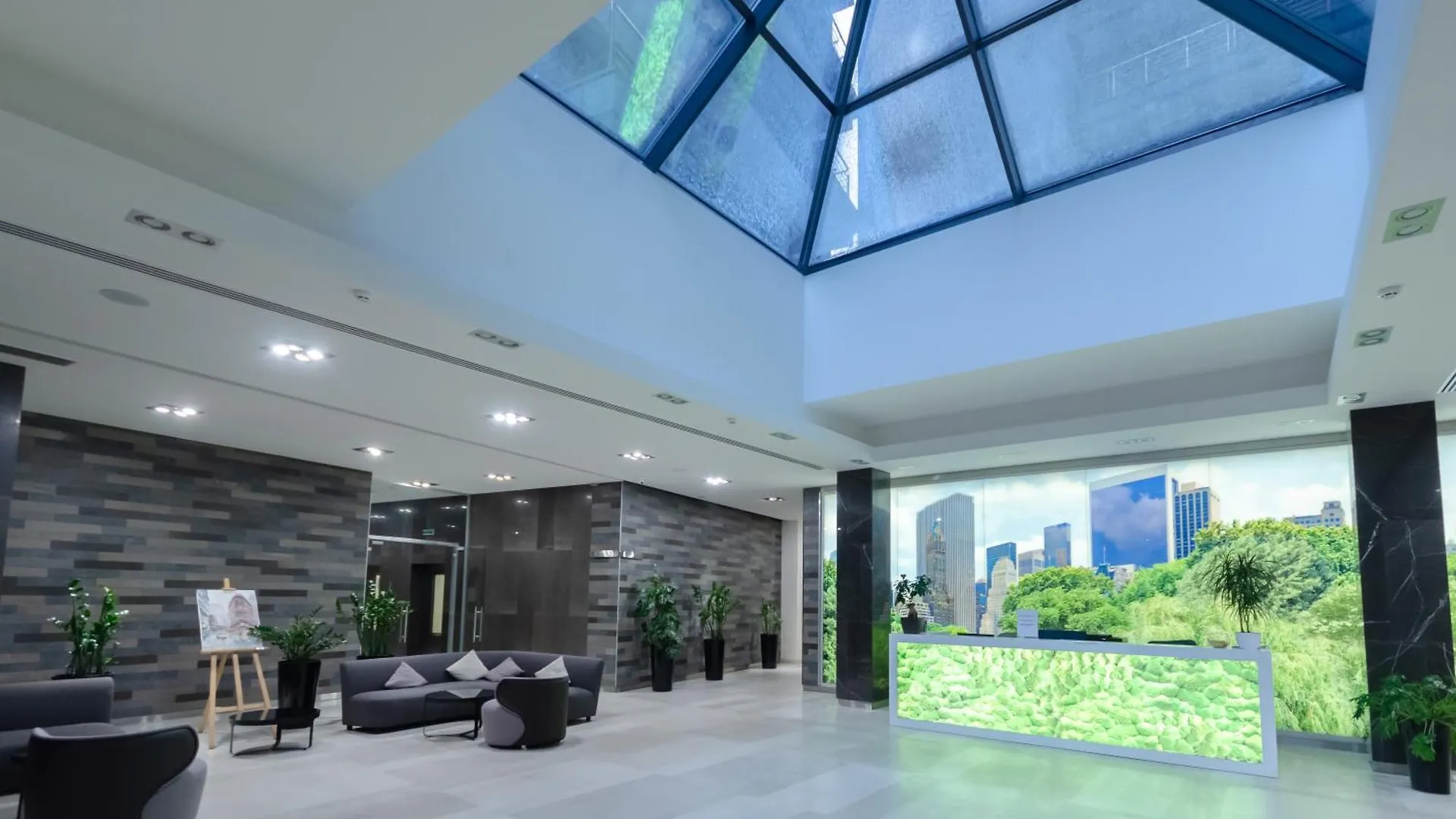 Petrovdom Apartments 19-408 In Rc Central Park ,7 John Mccain Street Kiev 0*,  Ucraina